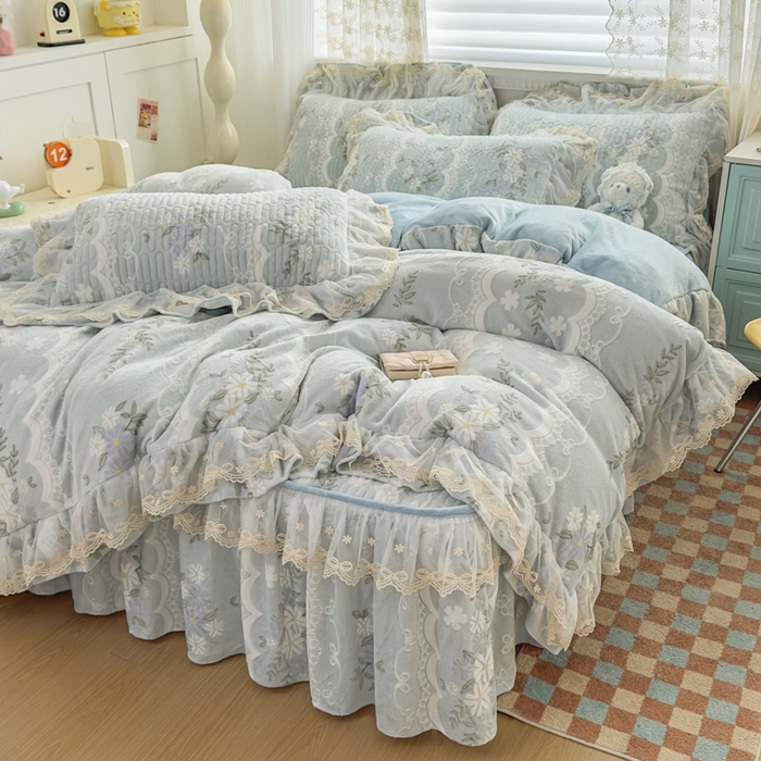 91家纺网 家纺一手货源 找家纺 家之硕家纺 2025新款立体雕花可拆洗牛奶绒床裙四件套 安妮绿