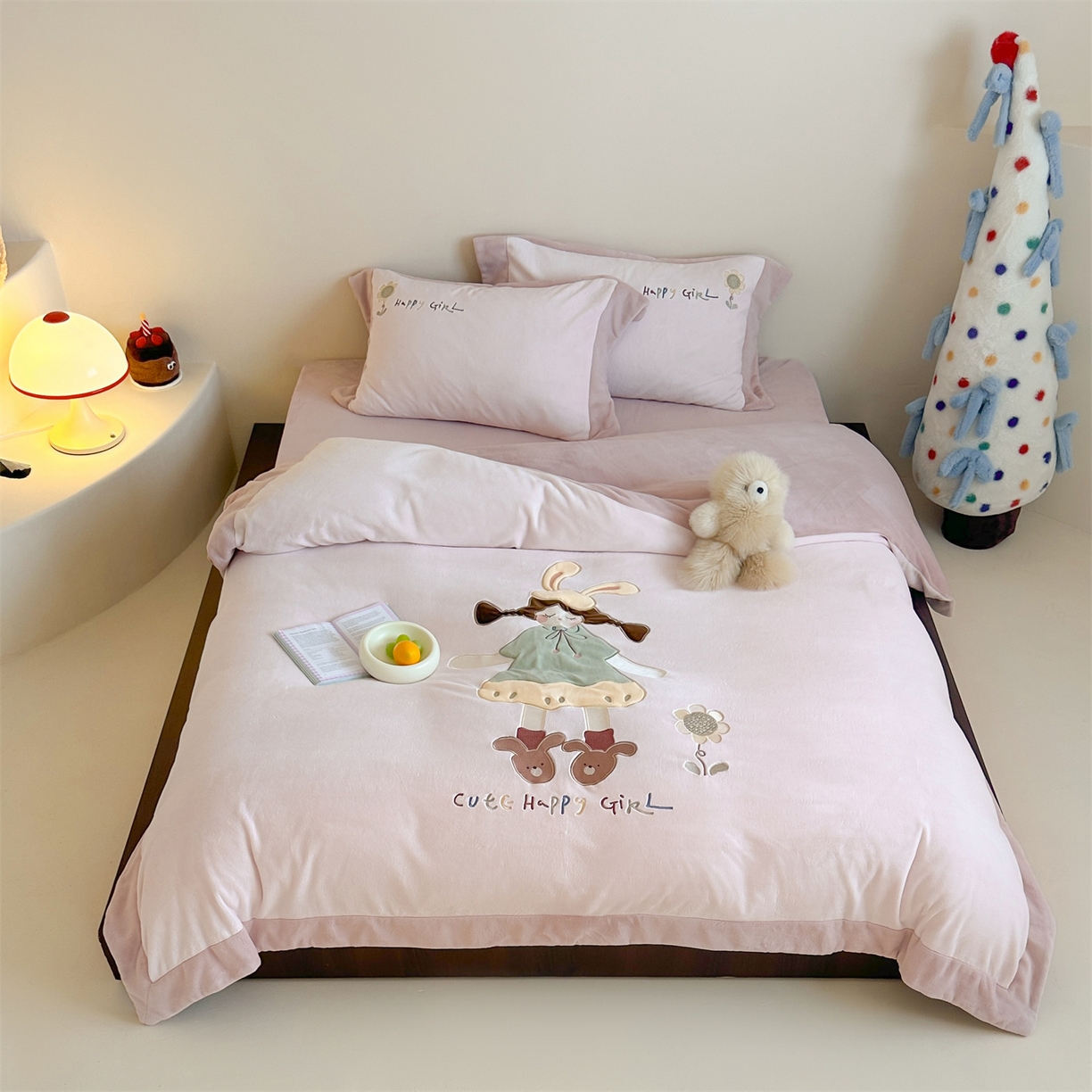 91家纺网 家纺一手货源 找家纺 （总）泽西家纺+V17798841158发大图 2025新品秋冬加厚保暖240克奶肤绒宽边卡通贴布绣牛奶绒四件套