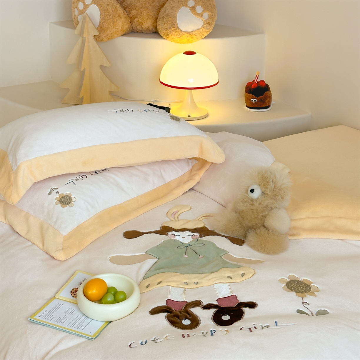 91家纺网 家纺一手货源 找家纺 泽西家纺+V17798841158发大图 2025新品秋冬加厚保暖240克奶肤绒宽边卡通贴布绣牛奶绒四件套 童梦园- 黄