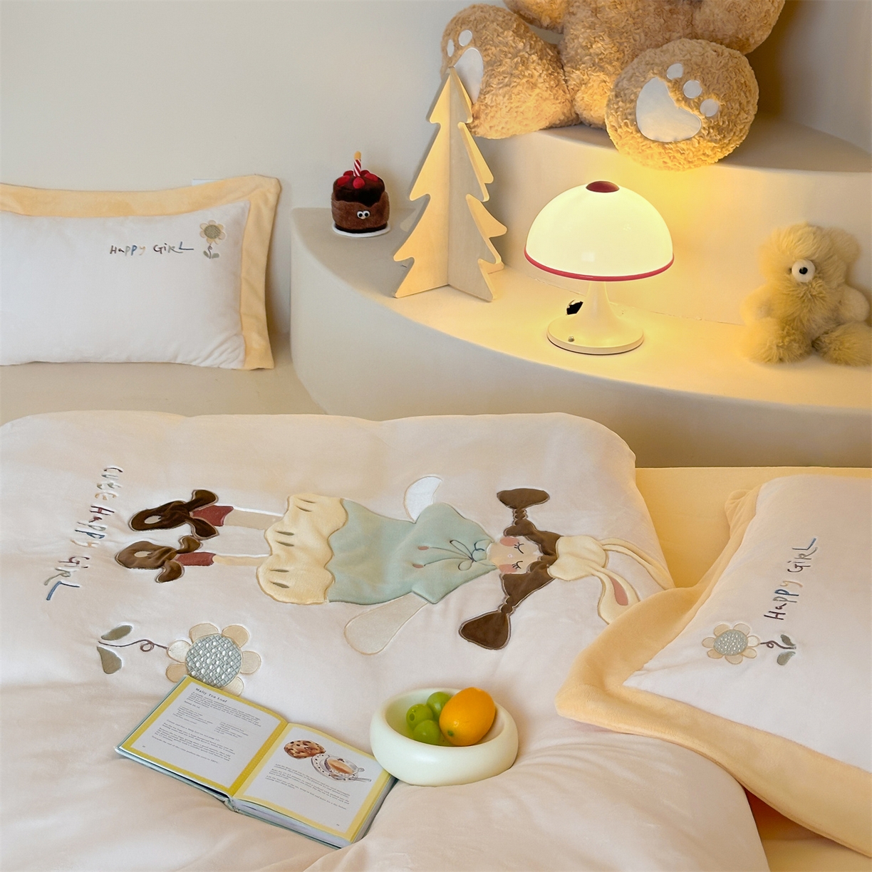 91家纺网 家纺一手货源 找家纺 泽西家纺+V17798841158发大图 2025新品秋冬加厚保暖240克奶肤绒宽边卡通贴布绣牛奶绒四件套 童梦园- 黄