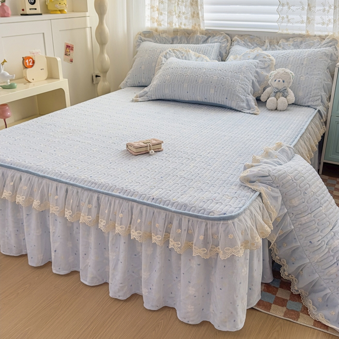 91家纺网 家纺一手货源 找家纺 （总）家之硕家纺 2025新款立体雕花可拆洗牛奶绒单床裙系列