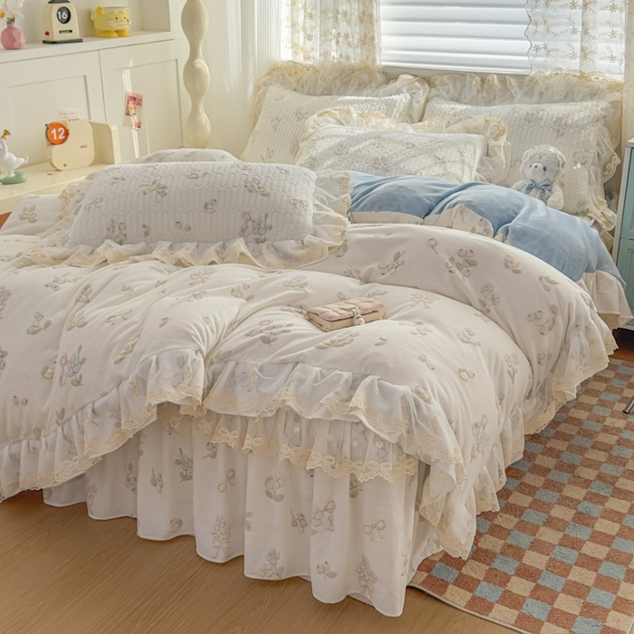 91家纺网 家纺一手货源 找家纺 家之硕家纺 2025新款立体雕花可拆洗牛奶绒单床裙系列 田园生活