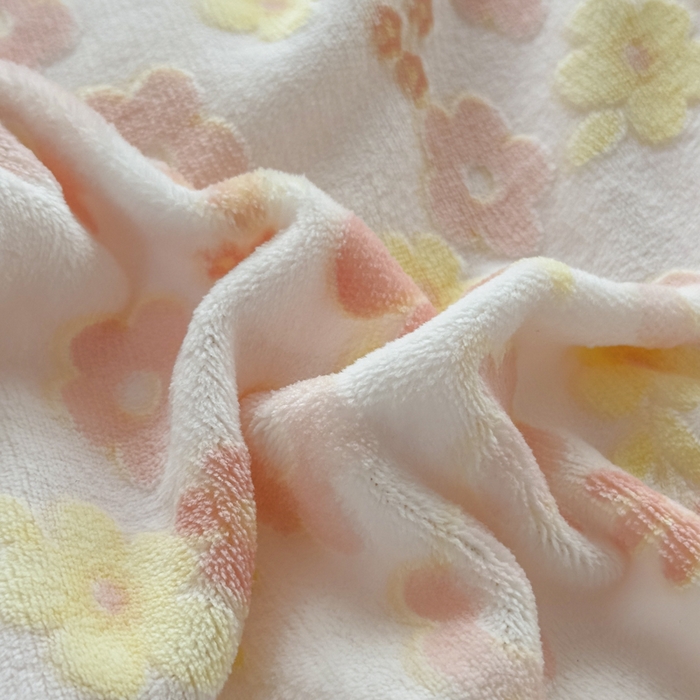 91家纺网 家纺一手货源 找家纺 家之硕家纺 2025新款立体雕花可拆洗牛奶绒单床裙系列 秘密花园