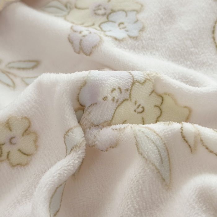 91家纺网 家纺一手货源 找家纺 家之硕家纺 2025新款立体雕花可拆洗牛奶绒枕套系列 花韵