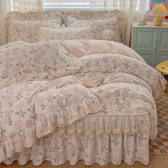 91家纺网 家纺一手货源 找家纺 家之硕家纺 2025新款立体雕花可拆洗牛奶绒枕套系列 爱莎粉