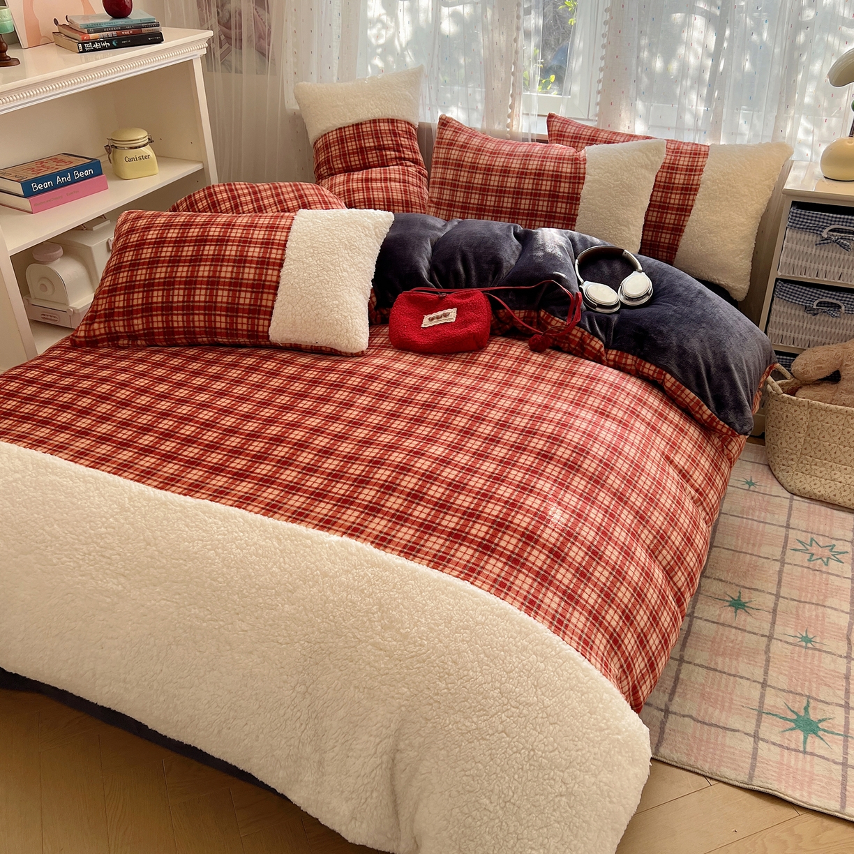 91家纺网 家纺一手货源 找家纺 （总）顾里家纺 2025新款复古博主风高克重羊羔毛拼接牛奶绒套件