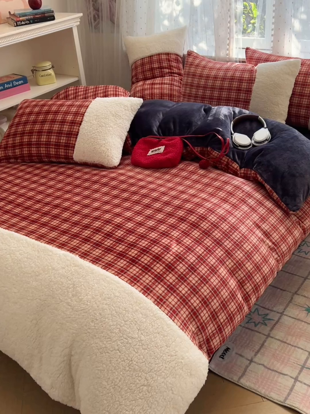 91家纺网 家纺一手货源 找家纺 （总）顾里家纺 2025新款复古博主风高克重羊羔毛拼接牛奶绒套件