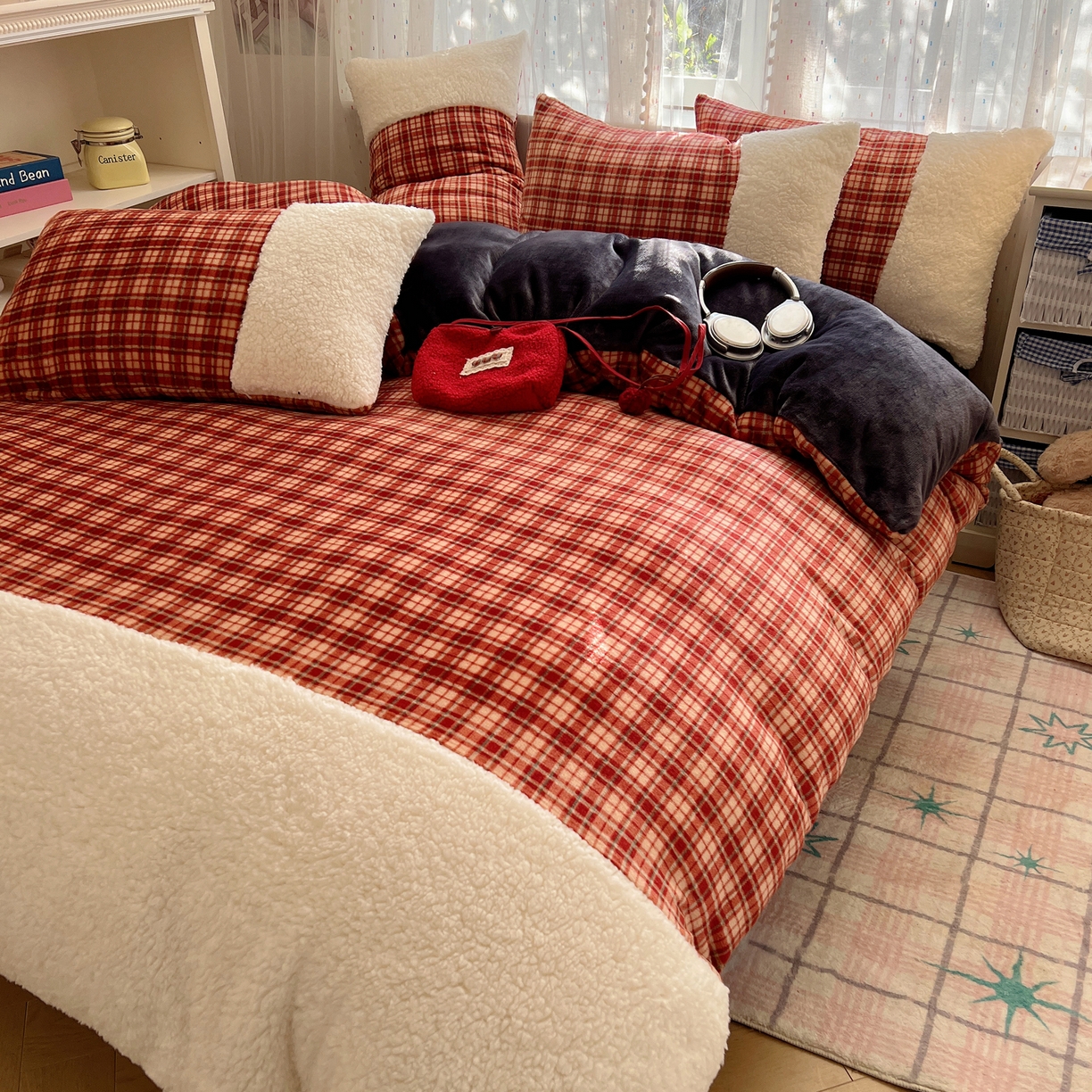 91家纺网 家纺一手货源 找家纺 顾里家纺 2025新款复古博主风高克重羊羔毛拼接牛奶绒套件 爱岛甜心