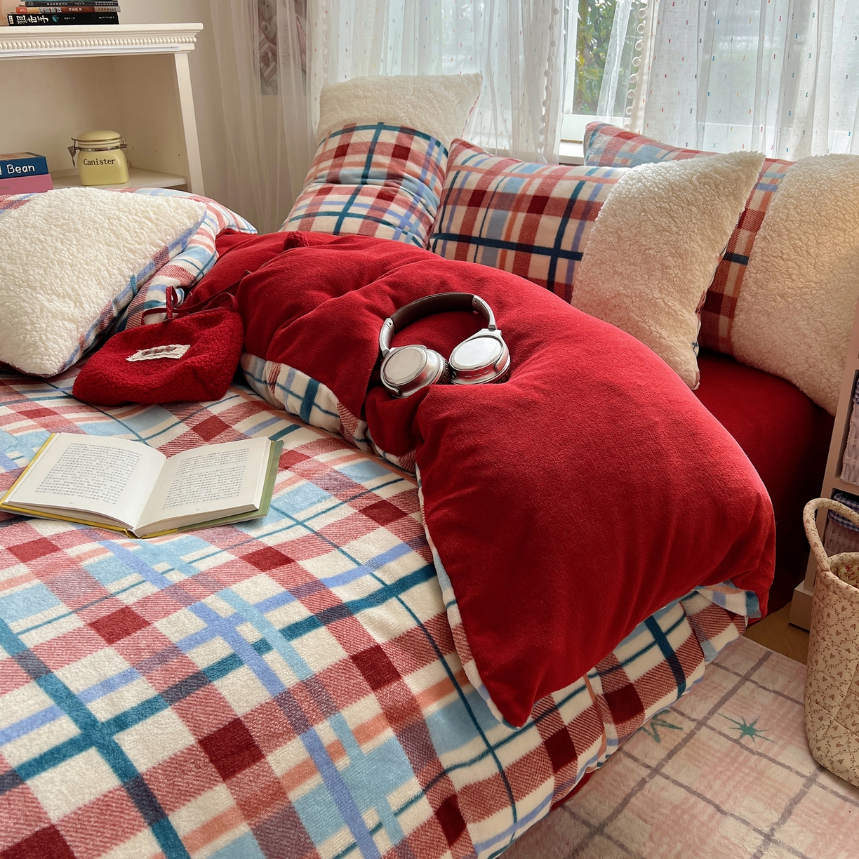 91家纺网 家纺一手货源 找家纺 顾里家纺 2025新款复古博主风高克重羊羔毛拼接牛奶绒套件 川久甜心