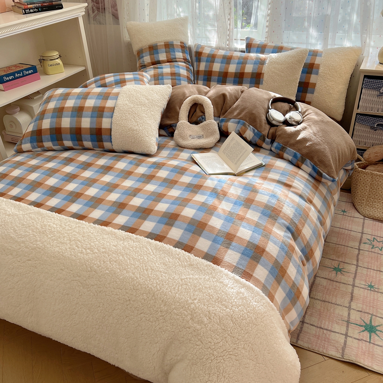 91家纺网 家纺一手货源 找家纺 顾里家纺 2025新款复古博主风高克重羊羔毛拼接牛奶绒套件 焦糖海盐