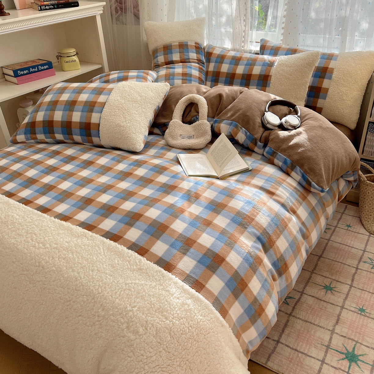 91家纺网 家纺一手货源 找家纺 顾里家纺 2025新款复古博主风高克重羊羔毛拼接牛奶绒套件 焦糖海盐