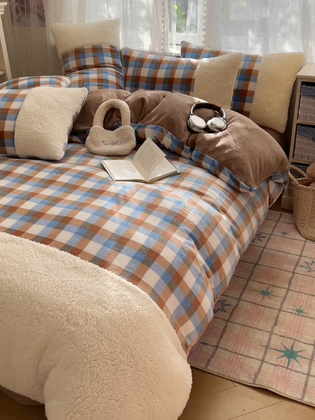 91家纺网 家纺一手货源 找家纺 顾里家纺 2025新款复古博主风高克重羊羔毛拼接牛奶绒套件 焦糖海盐