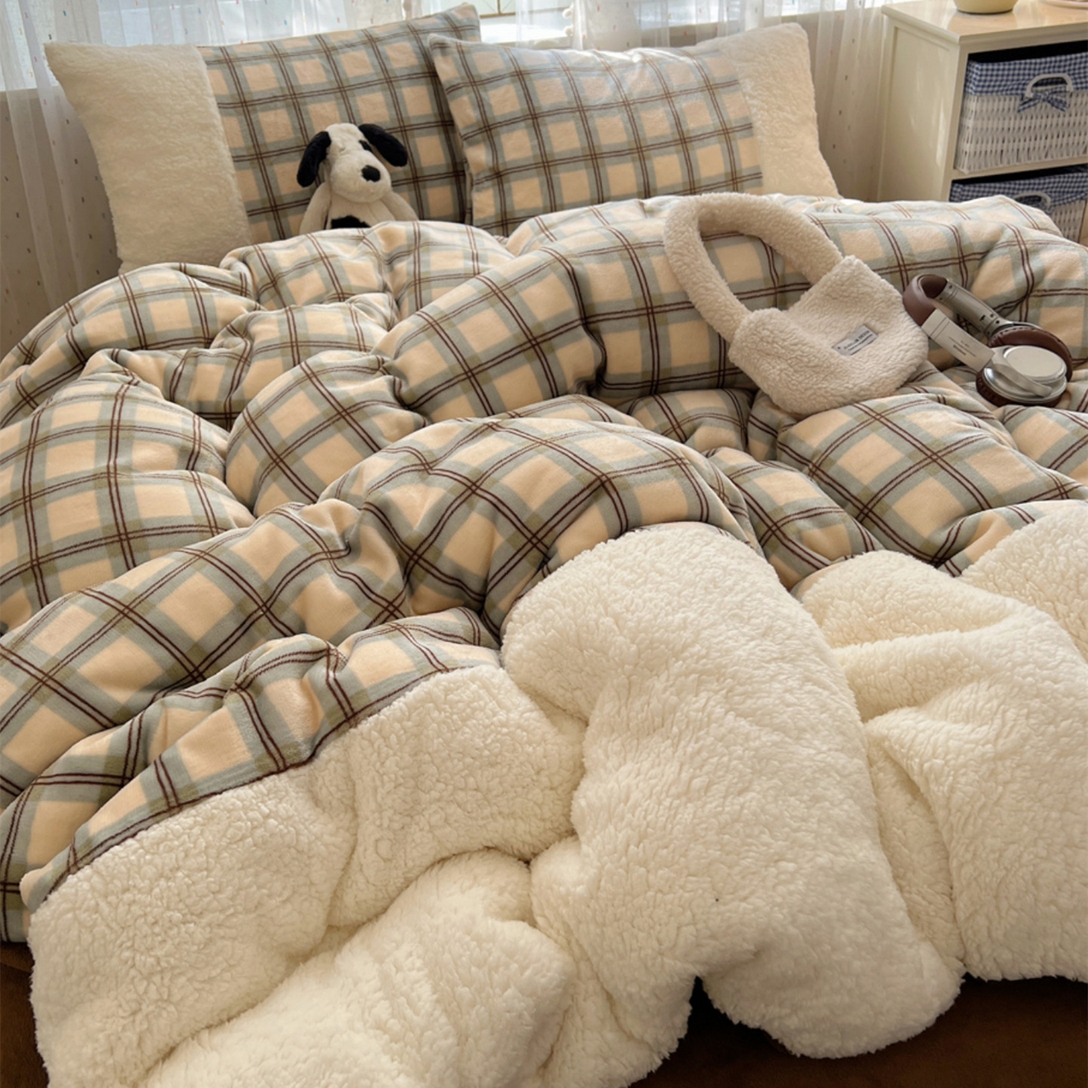 顾里家纺 2025新款复古博主风高克重羊羔毛拼接牛奶绒套件 松露奶昔