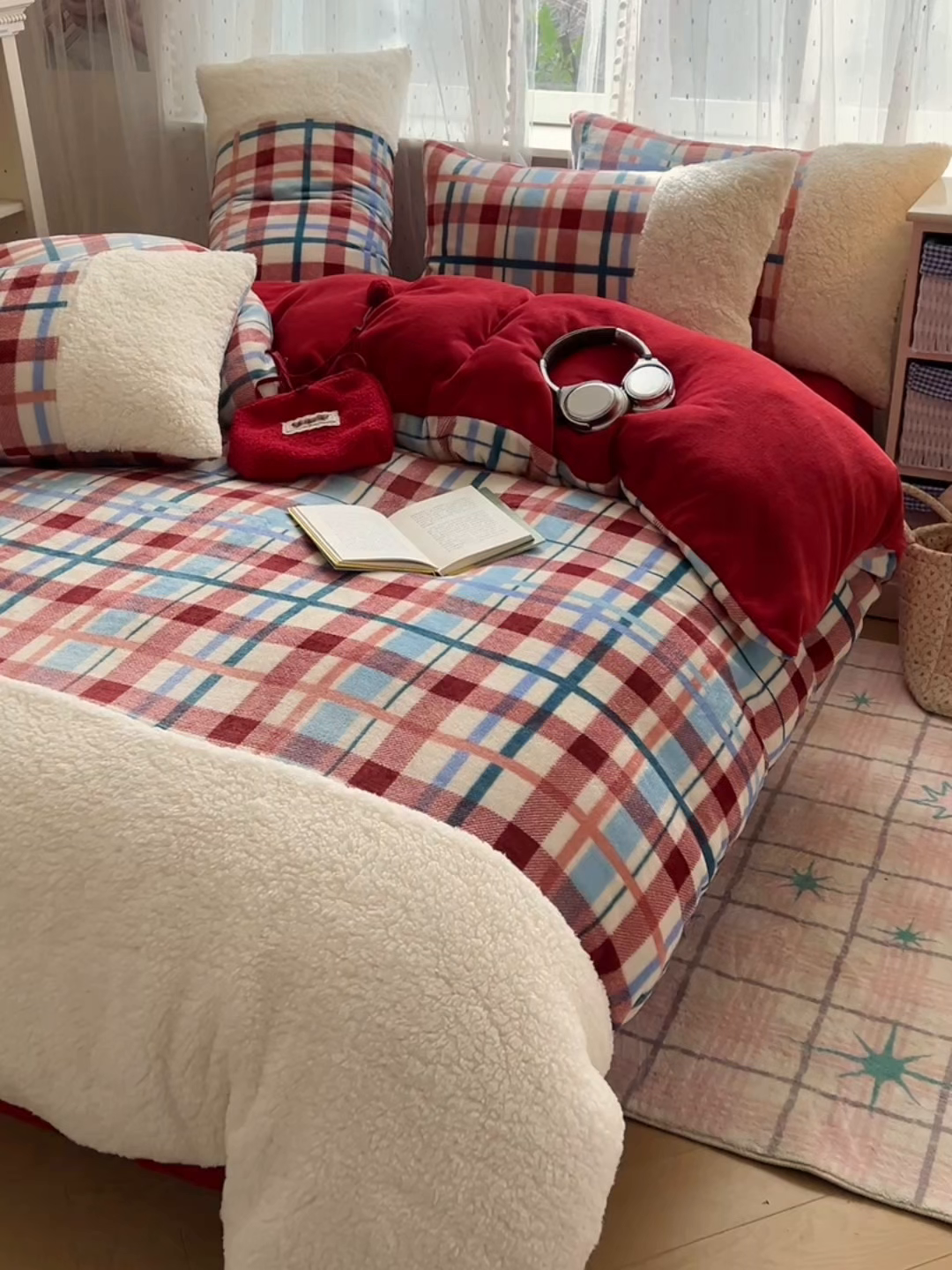 91家纺网 家纺一手货源 找家纺 顾里家纺 2025新款复古博主风高克重羊羔毛拼接牛奶绒套件 川久甜心