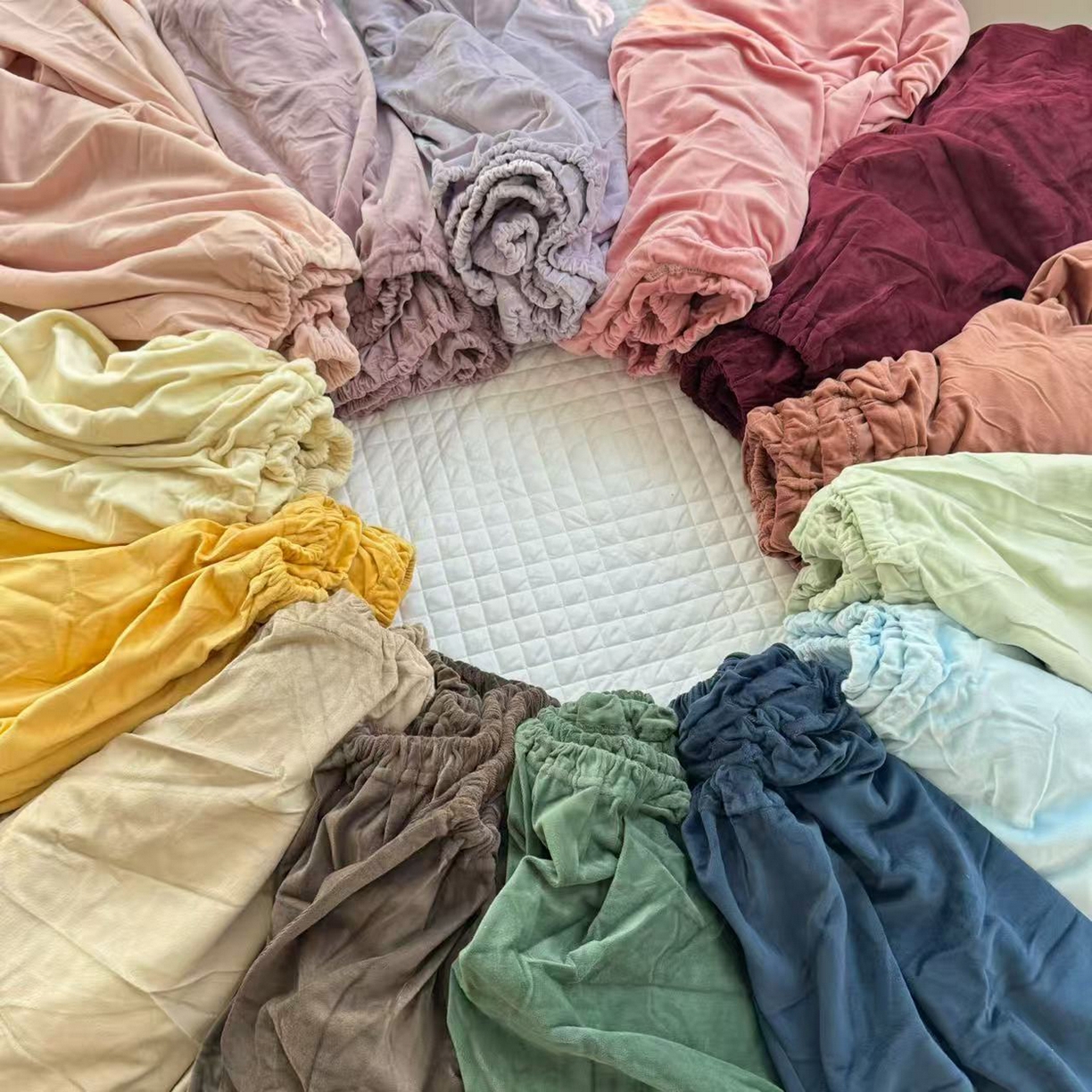 91家纺网 家纺一手货源 找家纺 （总）例外 2025新款日式良品190克高克重天鹅绒系列纯色四件套单品