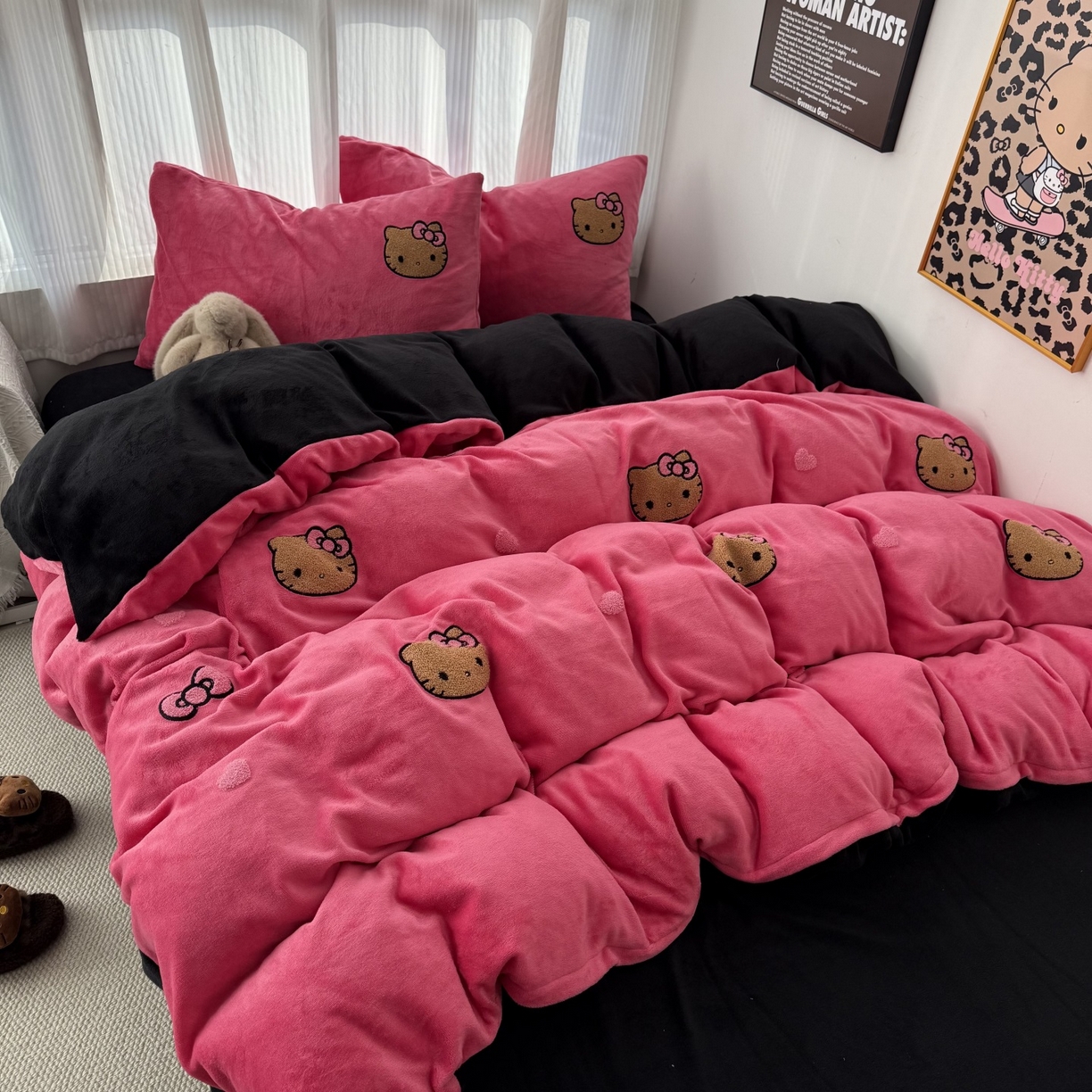 91家纺网 家纺一手货源 找家纺 （总）童颜 2025新款秋冬牛奶绒四件套-黑皮猫