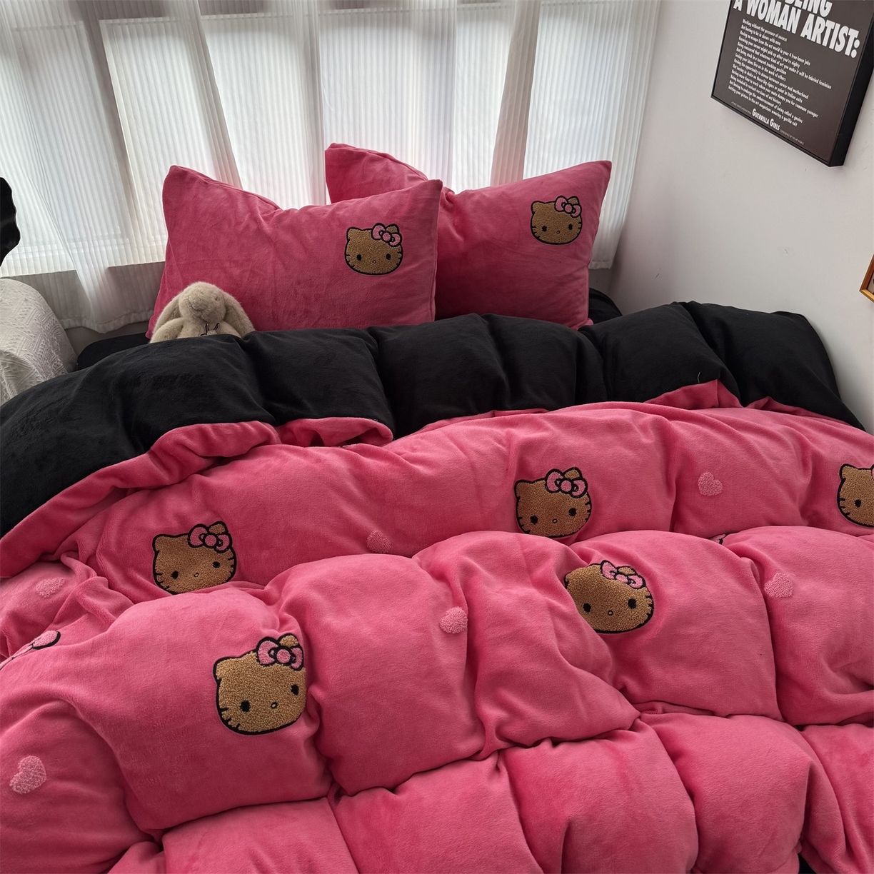 91家纺网 家纺一手货源 找家纺 （总）童颜 2025新款秋冬牛奶绒四件套-黑皮猫