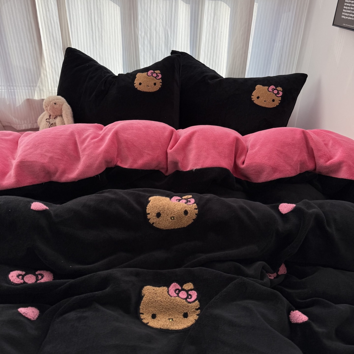 91家纺网 家纺一手货源 找家纺 童颜 2025新款秋冬牛奶绒四件套-黑皮猫 黑皮猫-黑+玫红