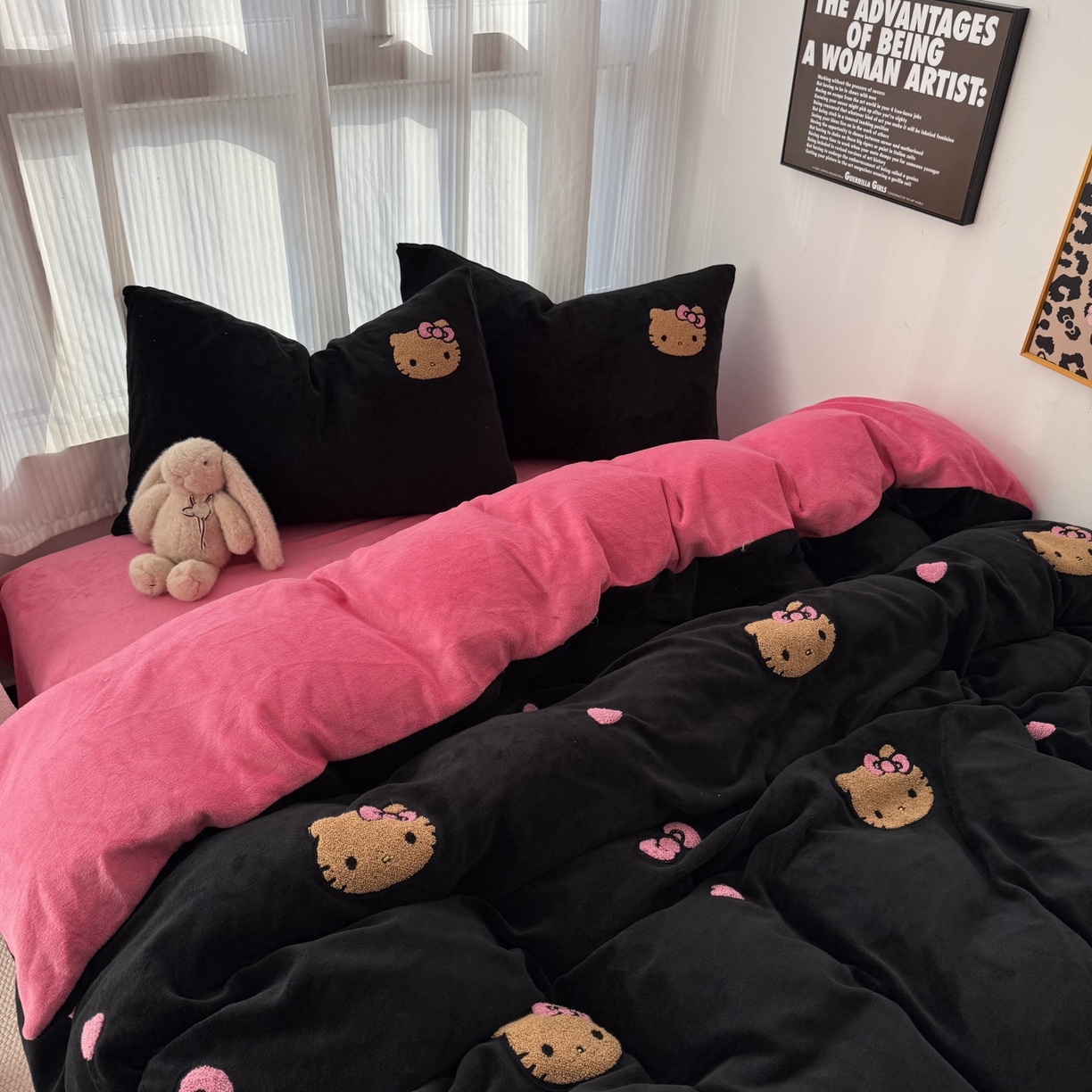 91家纺网 家纺一手货源 找家纺 童颜 2025新款秋冬牛奶绒四件套-黑皮猫 黑皮猫-黑+玫红