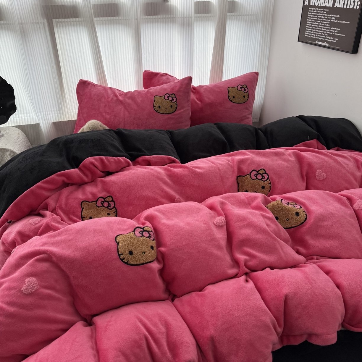 91家纺网 家纺一手货源 找家纺 童颜 2025新款秋冬牛奶绒四件套-黑皮猫 黑皮猫+玫红+黑