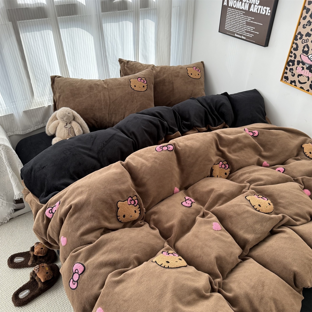 91家纺网 家纺一手货源 找家纺 童颜 2025新款秋冬牛奶绒四件套-黑皮猫 黑皮猫-深咖+黑