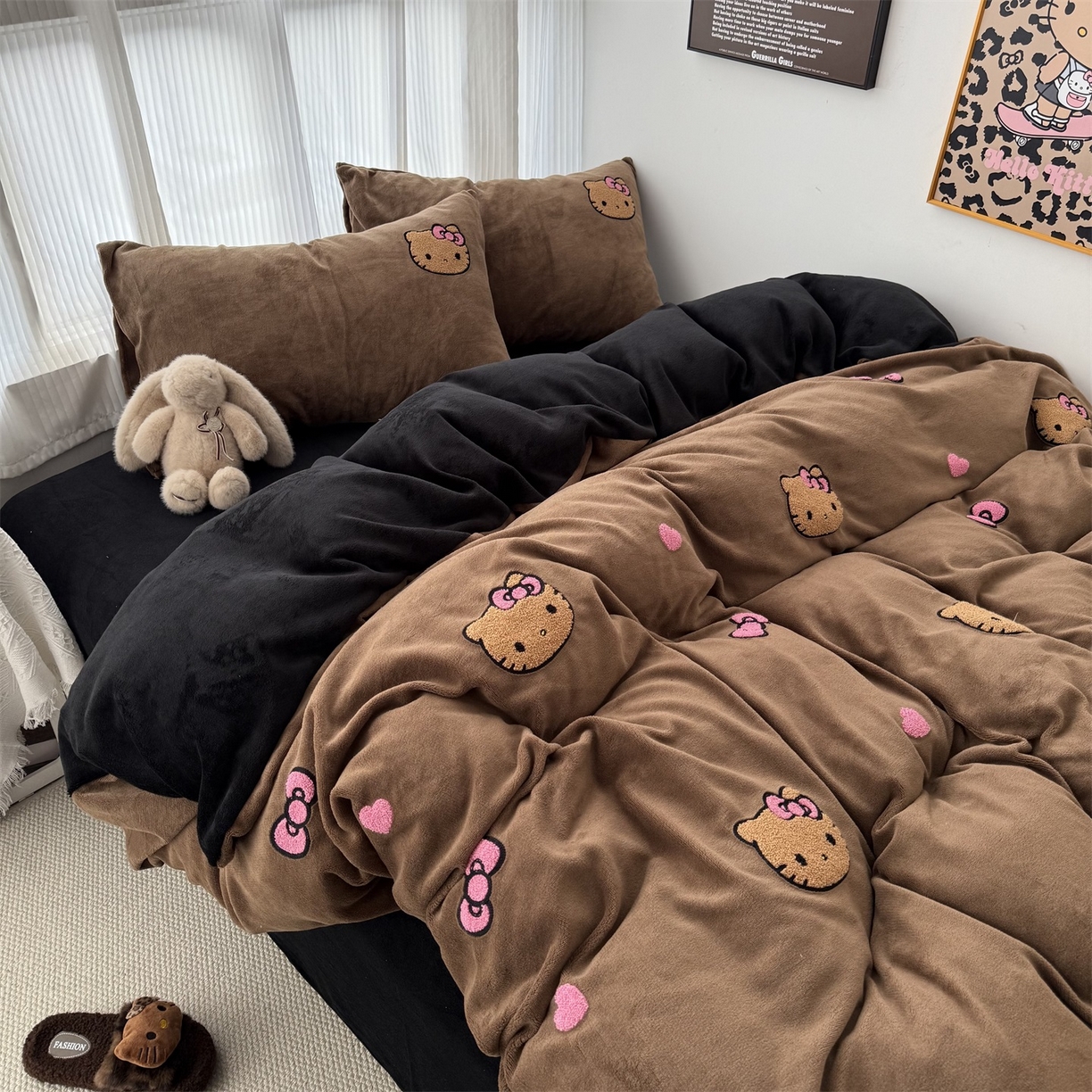 91家纺网 家纺一手货源 找家纺 童颜 2025新款秋冬牛奶绒四件套-黑皮猫 黑皮猫-深咖+黑