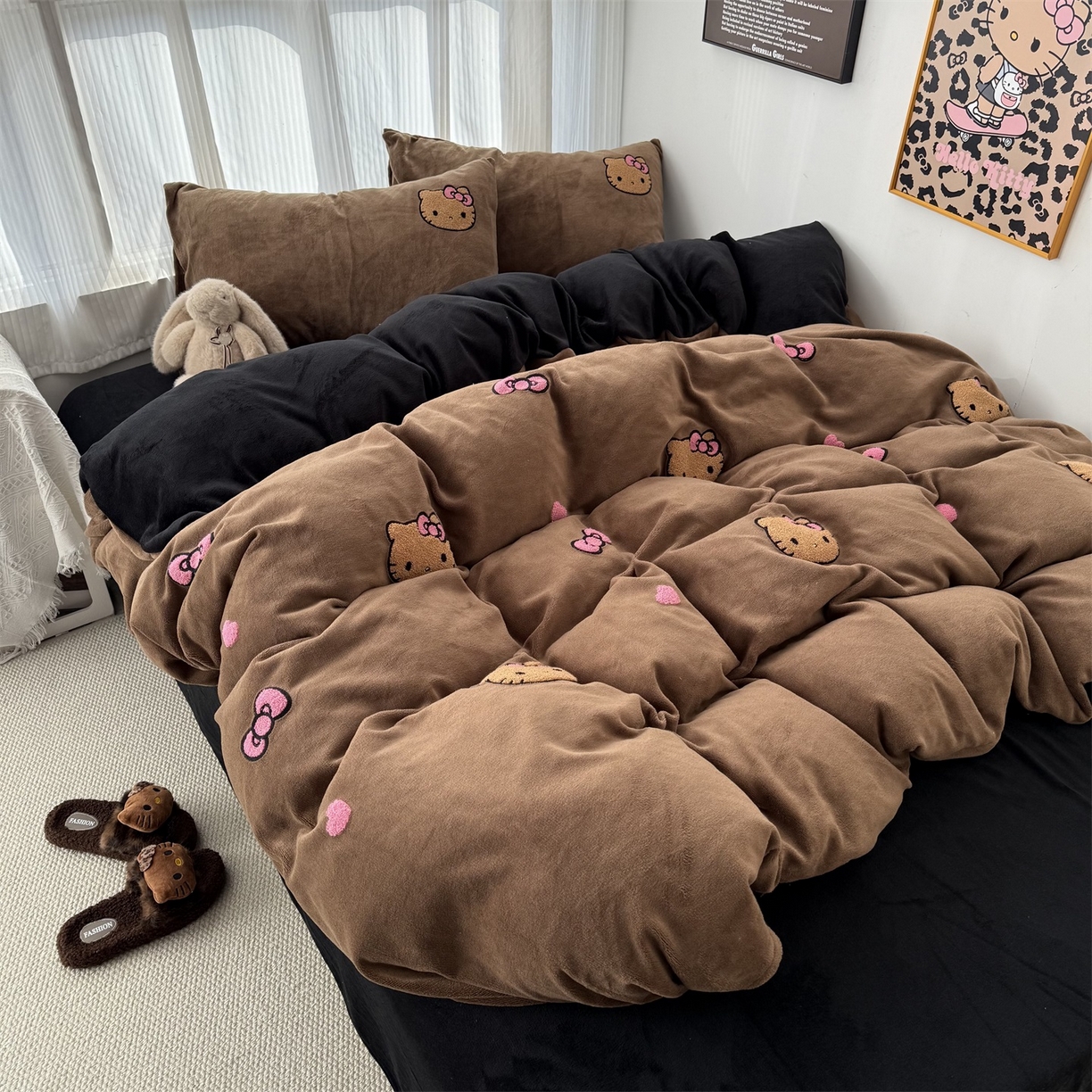 91家纺网 家纺一手货源 找家纺 童颜 2025新款秋冬牛奶绒四件套-黑皮猫 黑皮猫-深咖+黑