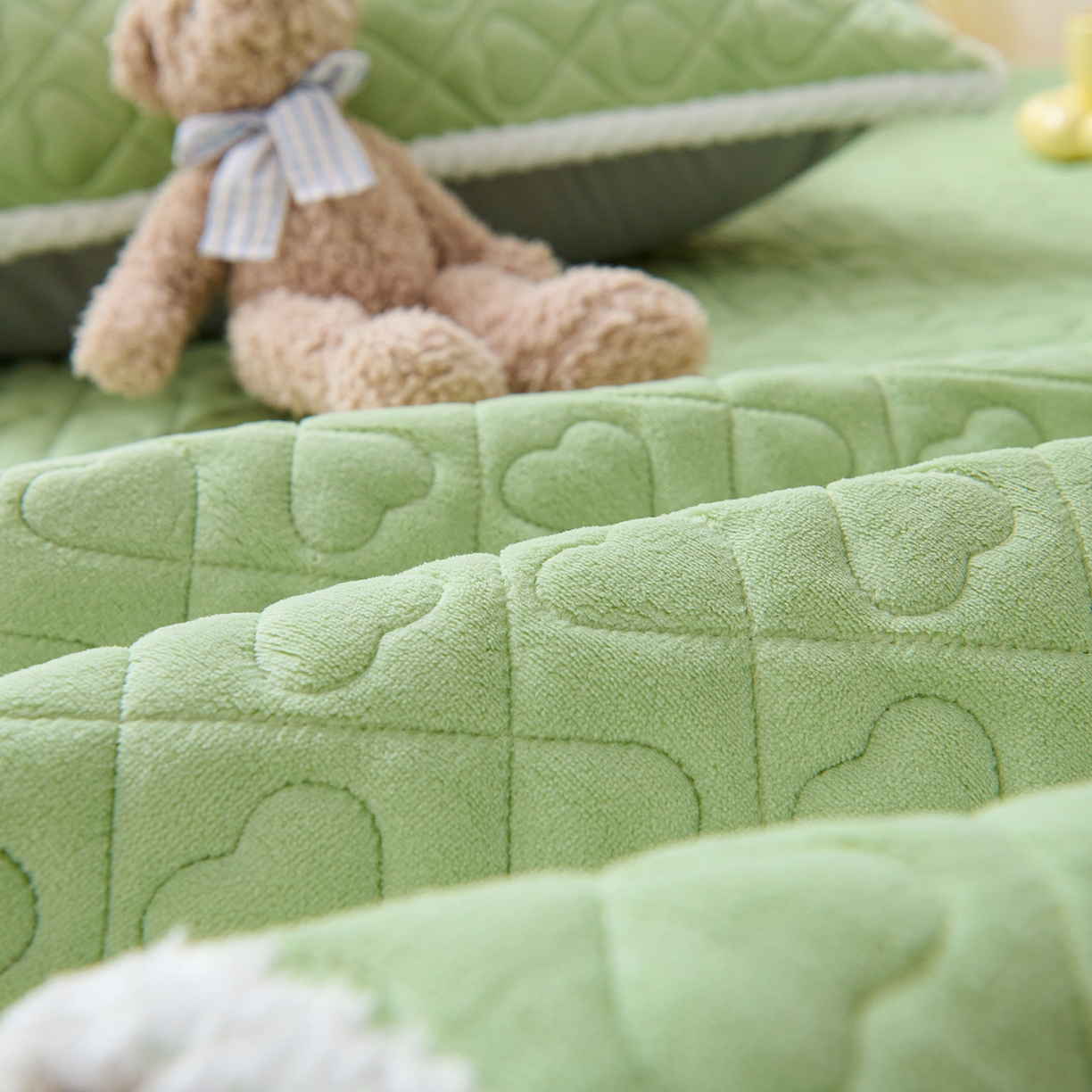 91家纺网 家纺一手货源 找家纺 （总）拾小柒 2025年新款牛奶绒防滑床护垫加厚床垫隔脏垫冬季褥子床盖三件套