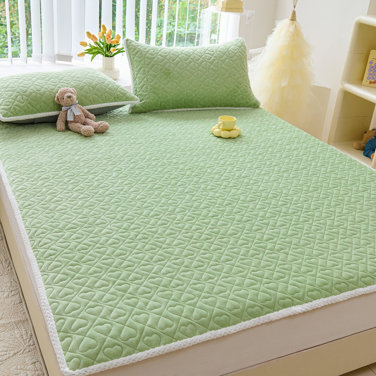 91家纺网 家纺一手货源 找家纺 （总）拾小柒 2025年新款牛奶绒防滑床护垫加厚床垫隔脏垫冬季褥子床盖三件套