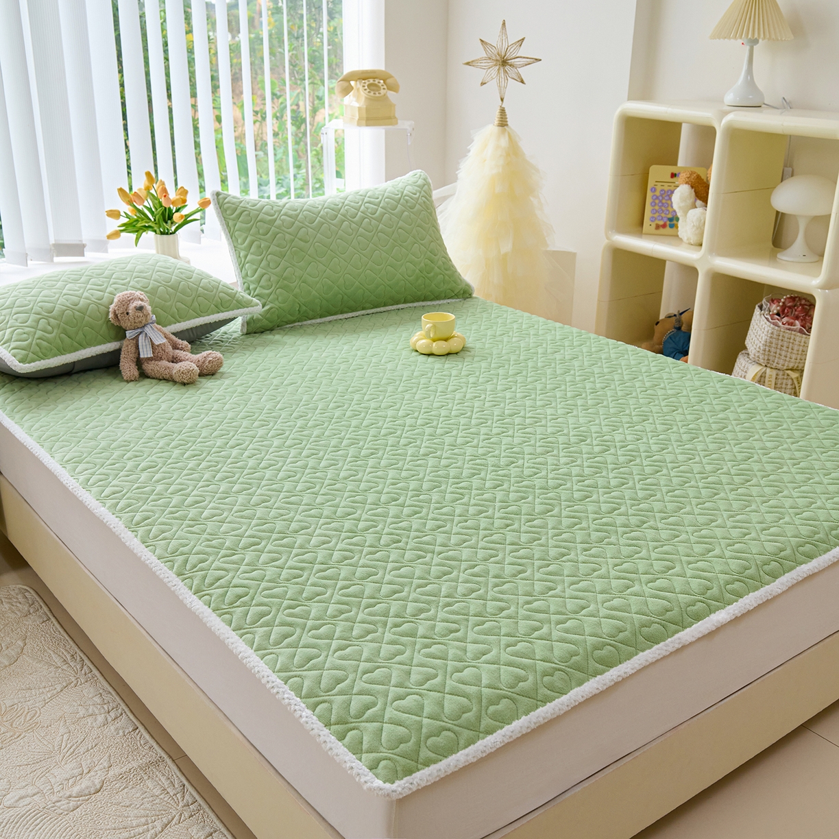 91家纺网 家纺一手货源 找家纺 （总）拾小柒 2025年新款牛奶绒防滑床护垫加厚床垫隔脏垫冬季褥子床盖三件套