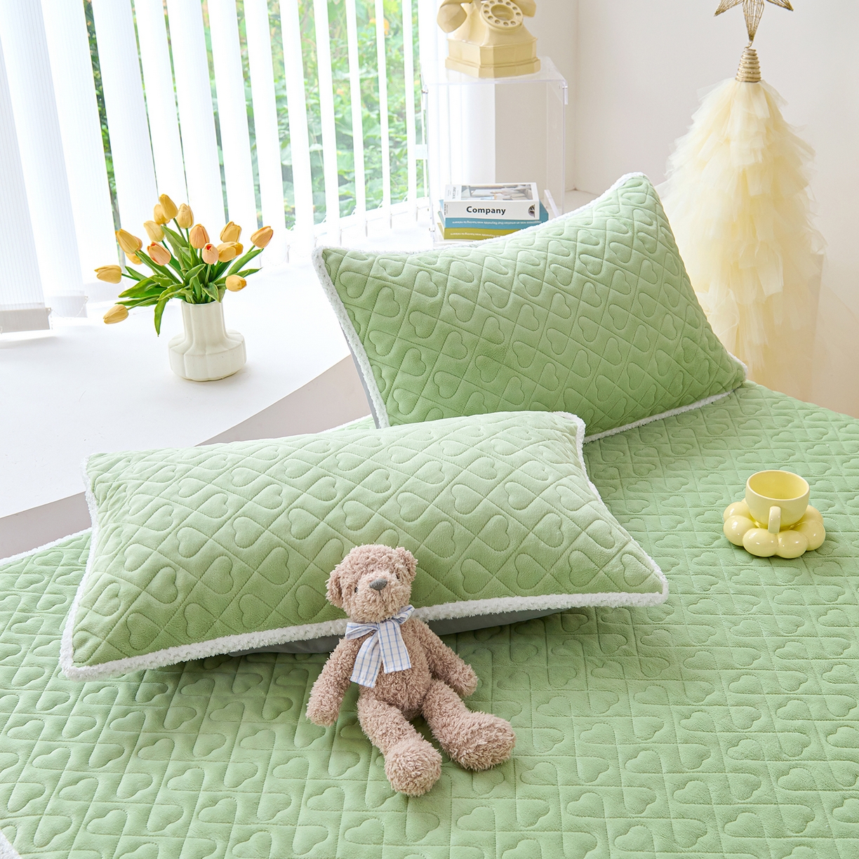 91家纺网 家纺一手货源 找家纺 （总）拾小柒 2025年新款牛奶绒防滑床护垫加厚床垫隔脏垫冬季褥子床盖三件套