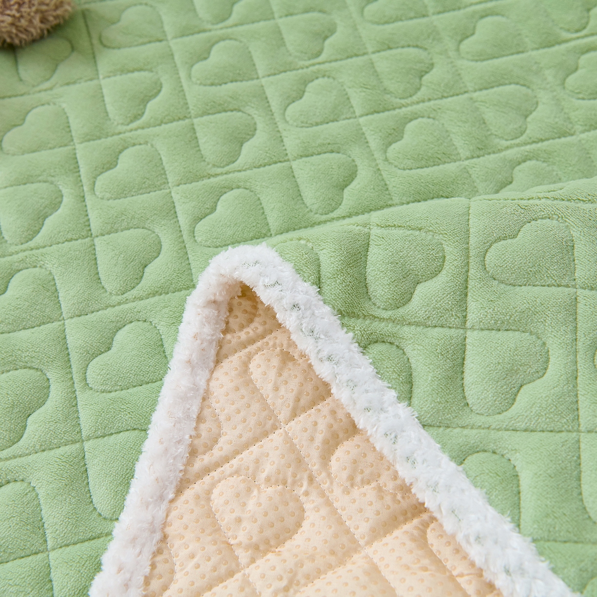 91家纺网 家纺一手货源 找家纺 （总）拾小柒 2025年新款牛奶绒防滑床护垫加厚床垫隔脏垫冬季褥子床盖三件套