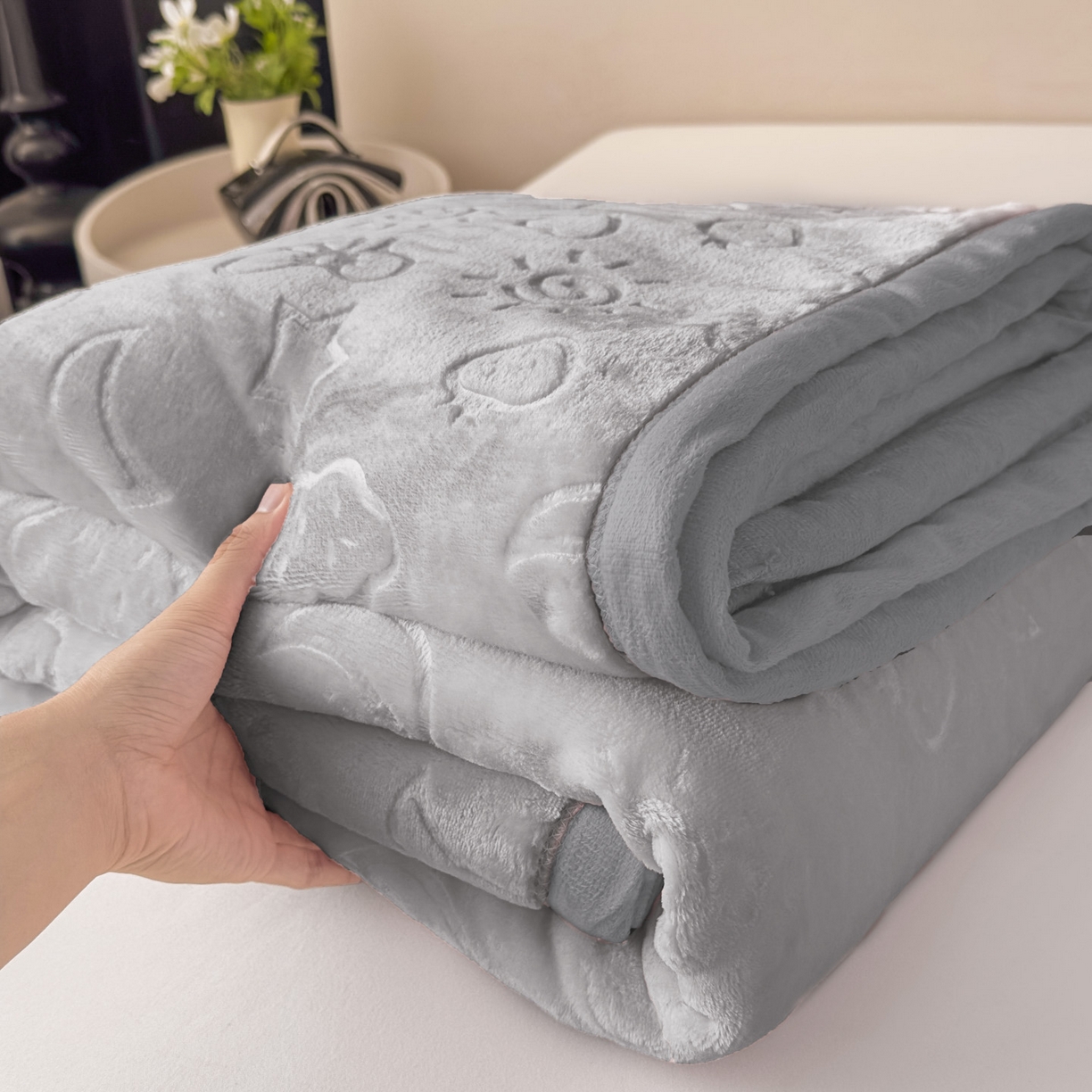 91家纺网 家纺一手货源 找家纺 悦织湾家纺 2025新款加厚星星月岁云毯轻奢时尚毛毯盖毯四季毯被子跨境外贸出口直播热销款 星星月岁云毯浅灰