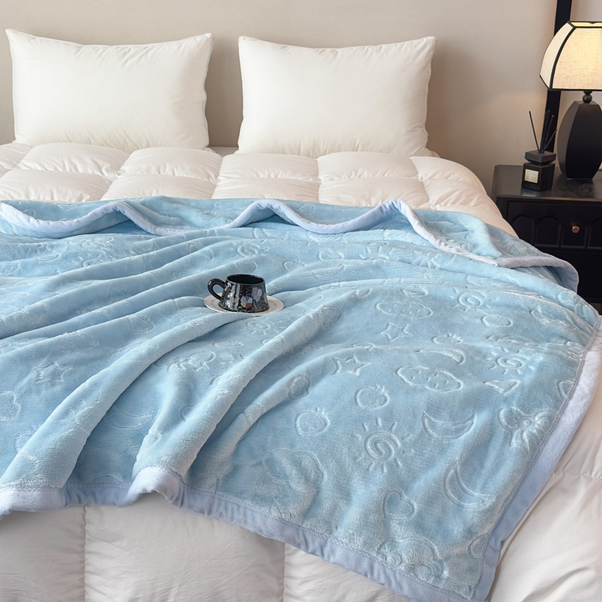 91家纺网 家纺一手货源 找家纺 悦织湾家纺 2025新款加厚星星月岁云毯轻奢时尚毛毯盖毯四季毯被子跨境外贸出口直播热销款 星星月岁云毯天兰