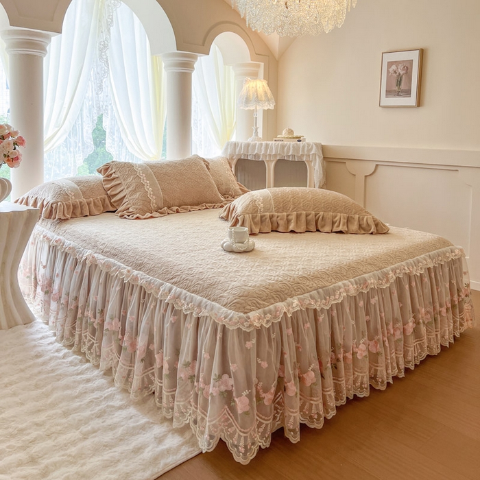 91家纺网 家纺一手货源 找家纺 瑞宝 2025新款雕花牛奶绒夹棉床裙四件套-花有约 花有约-卡其