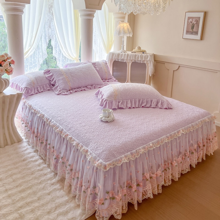 91家纺网 家纺一手货源 找家纺 瑞宝 2025新款雕花牛奶绒夹棉床裙四件套-花有约 花有约-梦幻紫