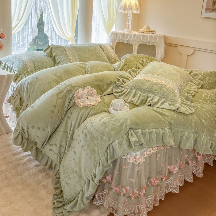 91家纺网 家纺一手货源 找家纺 瑞宝 2025新款雕花牛奶绒夹棉床裙四件套-花有约 花有约-青柠绿