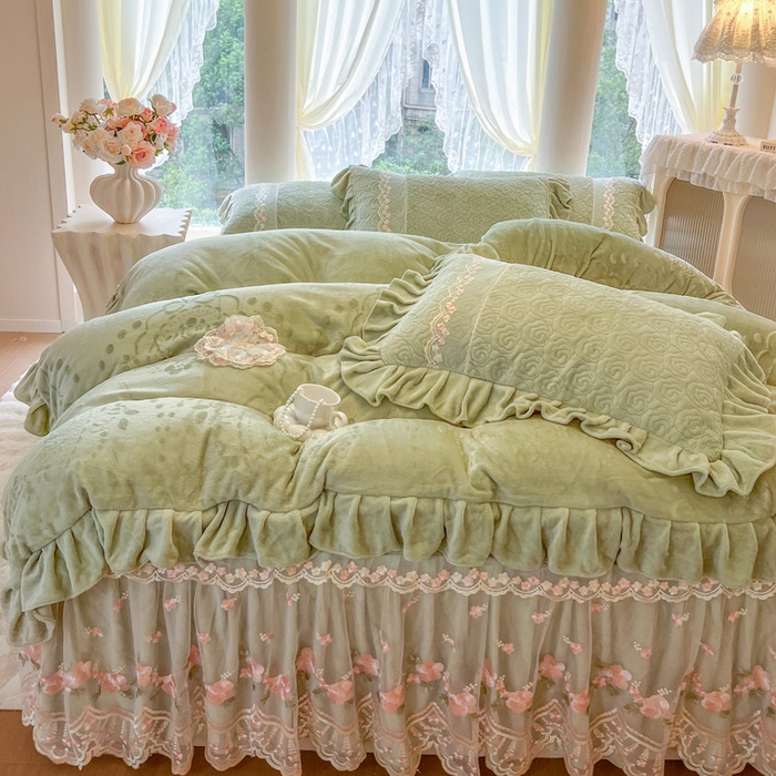 91家纺网 家纺一手货源 找家纺 瑞宝 2025新款雕花牛奶绒夹棉床裙四件套-花有约 花有约-青柠绿