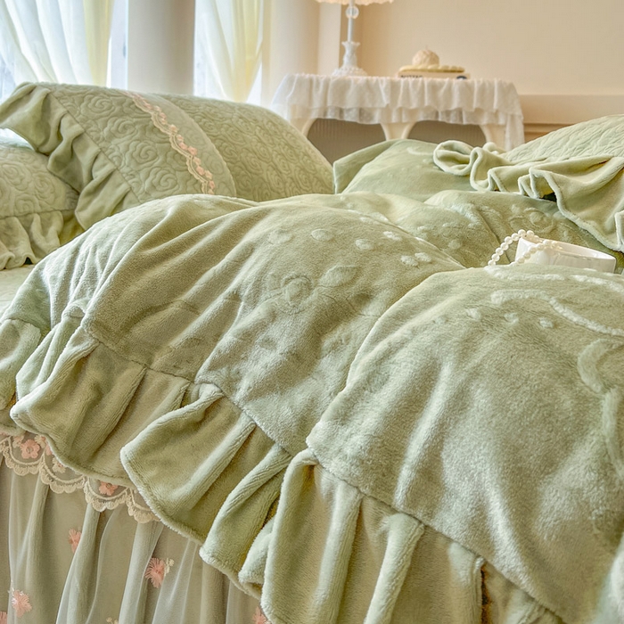 91家纺网 家纺一手货源 找家纺 瑞宝 2025新款雕花牛奶绒夹棉床裙四件套-花有约 花有约-青柠绿