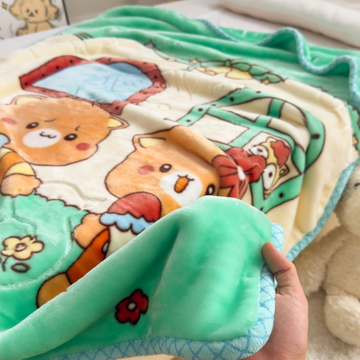 91家纺网 家纺一手货源 找家纺 悦织湾家纺 2025新款拉舍尔双层云绒童毯毯子卡通休闲沙发盖毯毛毯儿童婴幼儿宝宝小毯子 可爱小熊2#绿