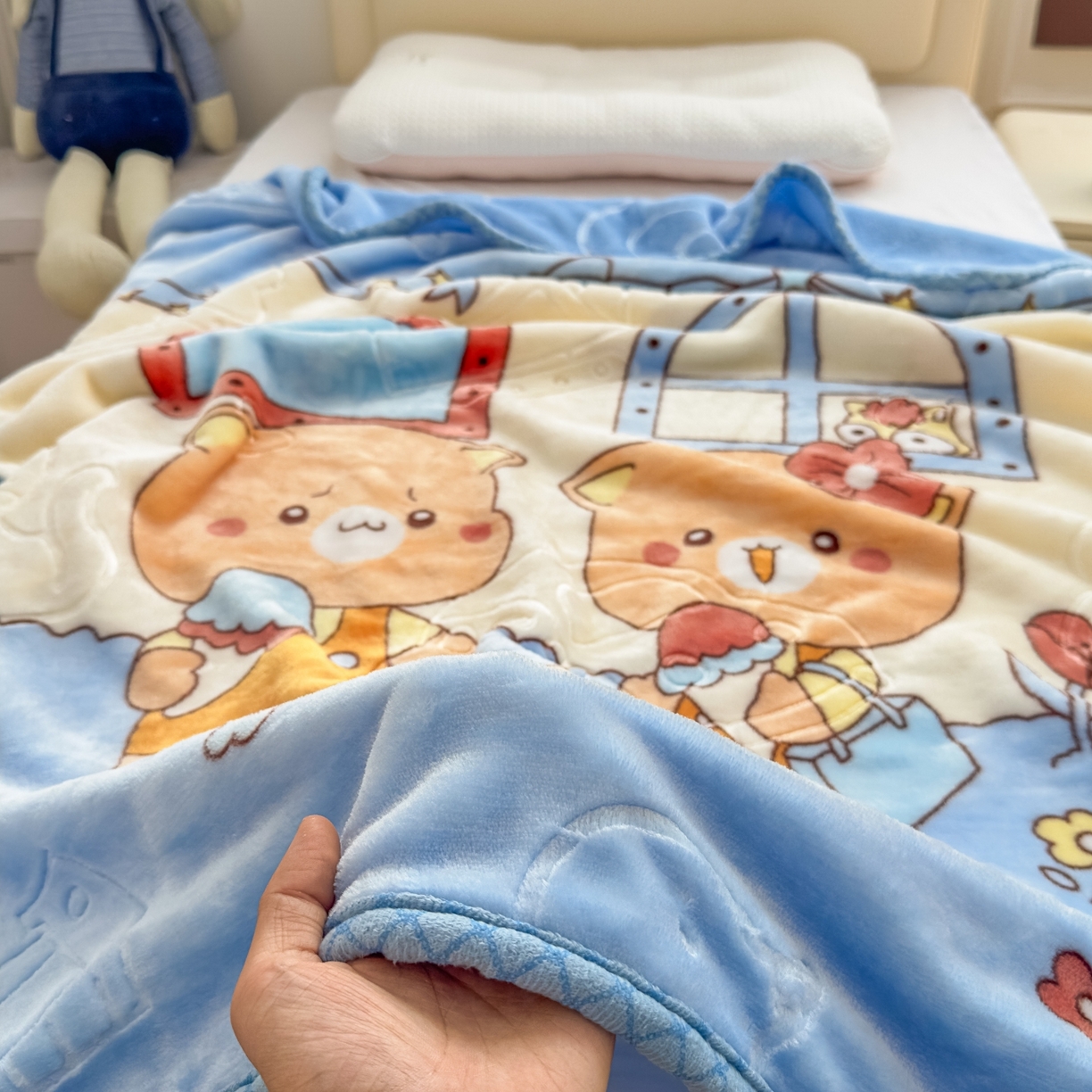 91家纺网 家纺一手货源 找家纺 悦织湾家纺 2025新款拉舍尔双层云绒童毯毯子卡通休闲沙发盖毯毛毯儿童婴幼儿宝宝小毯子 可爱小熊12#蓝