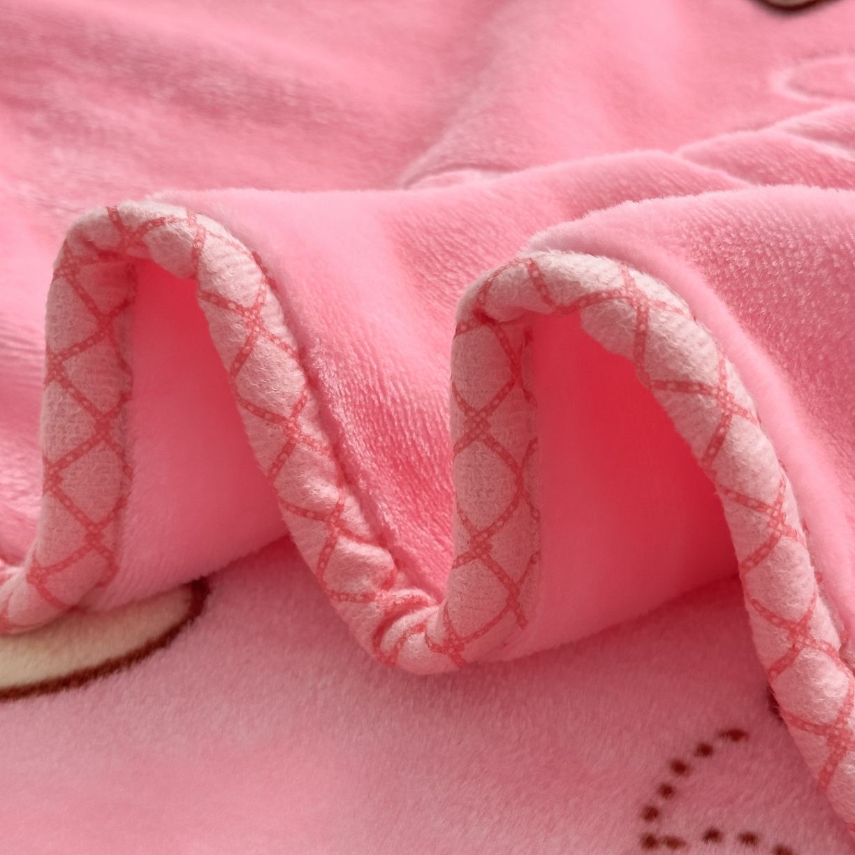 91家纺网 家纺一手货源 找家纺 悦织湾家纺 2025新款拉舍尔双层云绒童毯毯子卡通休闲沙发盖毯毛毯儿童婴幼儿宝宝小毯子 甜蜜生活9#粉