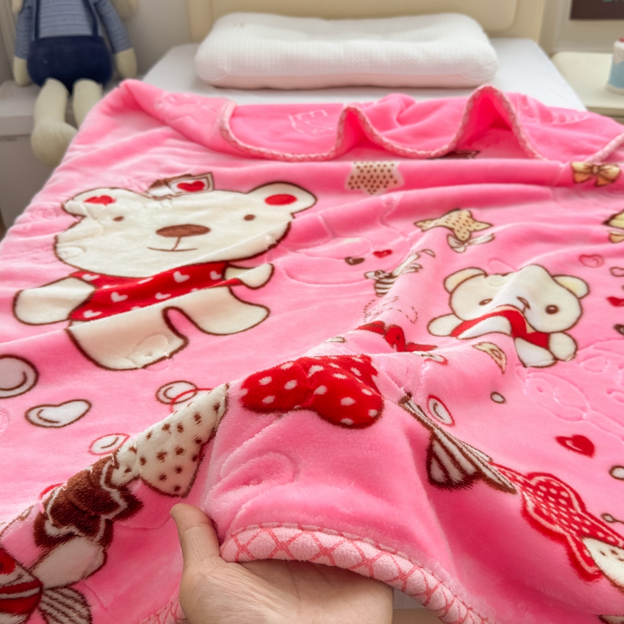 91家纺网 家纺一手货源 找家纺 悦织湾家纺 2025新款拉舍尔双层云绒童毯毯子卡通休闲沙发盖毯毛毯儿童婴幼儿宝宝小毯子 甜蜜生活9#粉