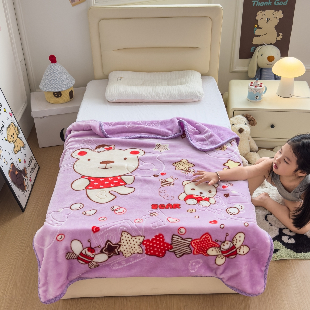 91家纺网 家纺一手货源 找家纺 悦织湾家纺 2025新款拉舍尔双层云绒童毯毯子卡通休闲沙发盖毯毛毯儿童婴幼儿宝宝小毯子 甜蜜生活23#紫色