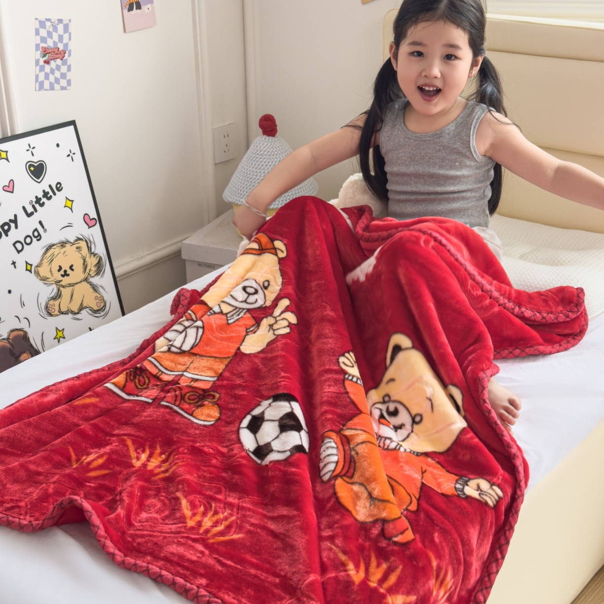 91家纺网 家纺一手货源 找家纺 悦织湾家纺 2025新款拉舍尔双层云绒童毯毯子卡通休闲沙发盖毯毛毯儿童婴幼儿宝宝小毯子 足球健将8#大红色