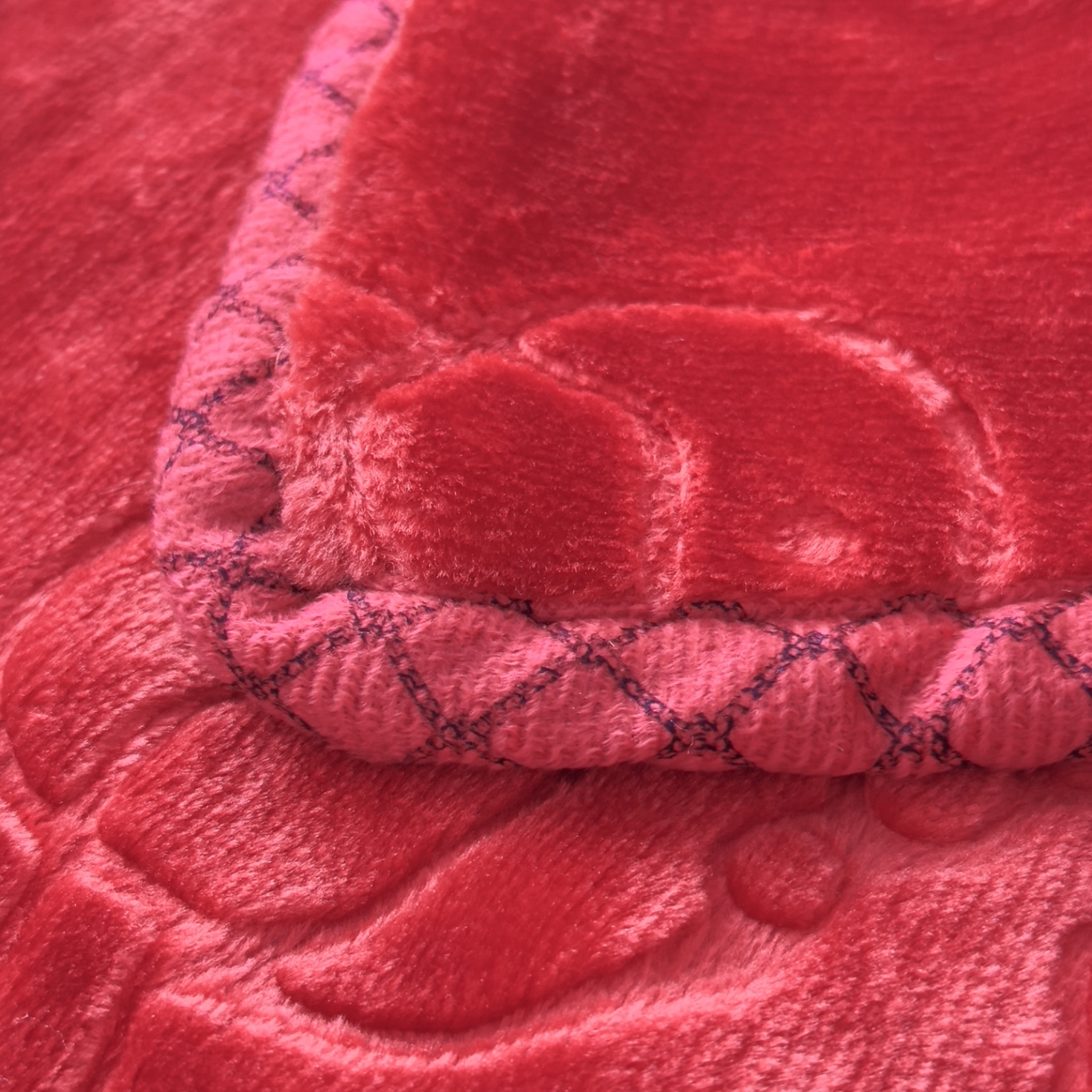 91家纺网 家纺一手货源 找家纺 悦织湾家纺 2025新款拉舍尔双层云绒童毯毯子卡通休闲沙发盖毯毛毯儿童婴幼儿宝宝小毯子 足球健将8#大红色