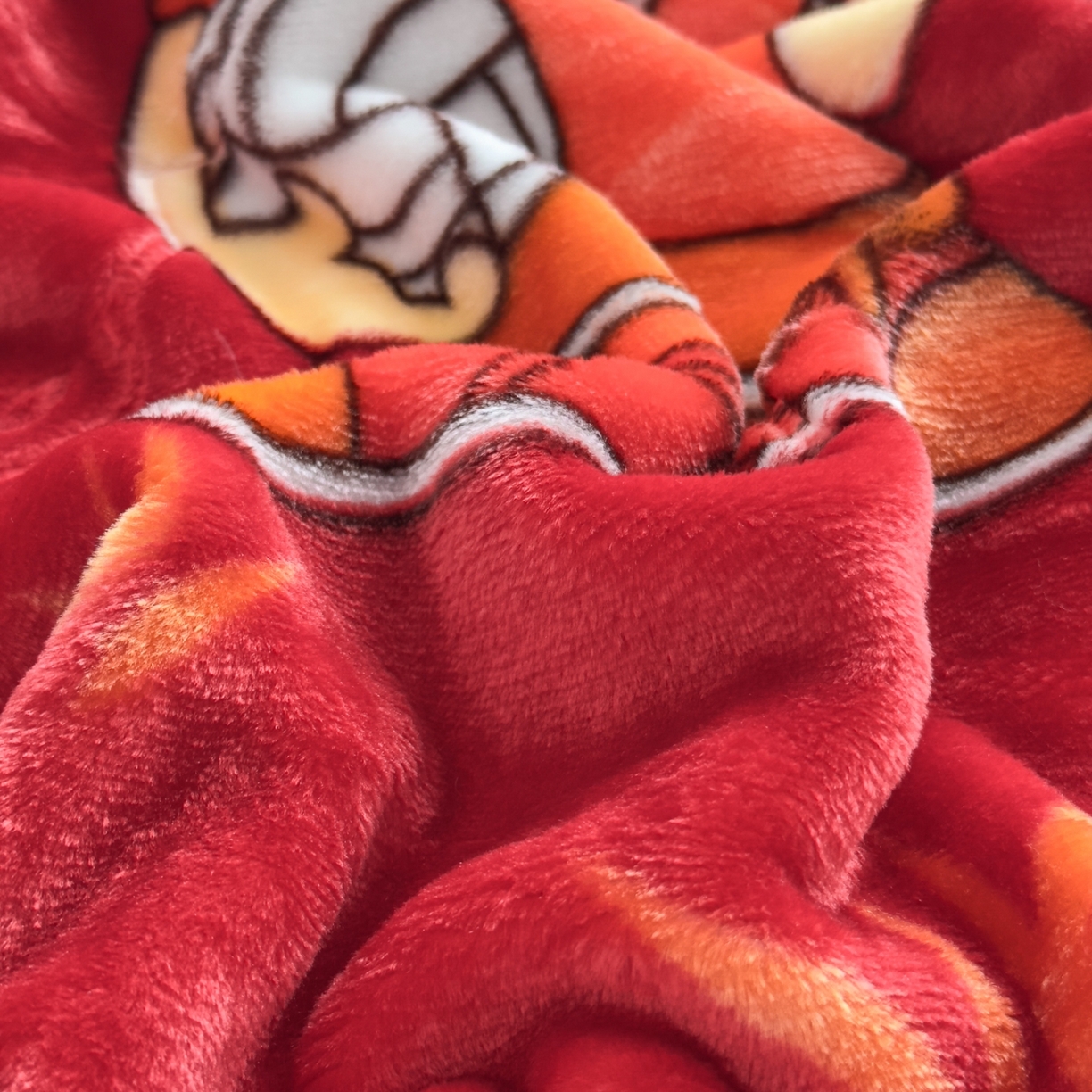 91家纺网 家纺一手货源 找家纺 悦织湾家纺 2025新款拉舍尔双层云绒童毯毯子卡通休闲沙发盖毯毛毯儿童婴幼儿宝宝小毯子 足球健将8#大红色