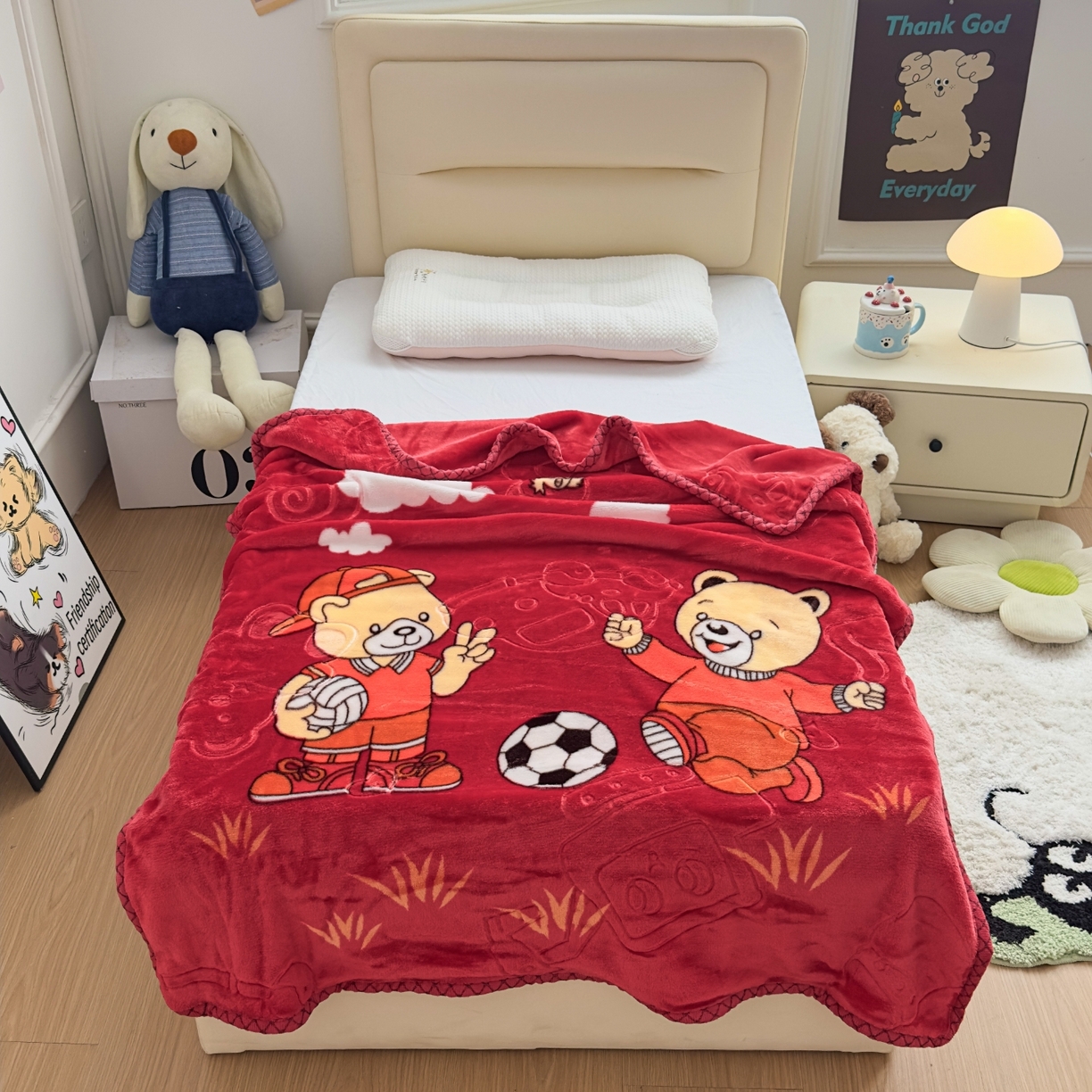 91家纺网 家纺一手货源 找家纺 悦织湾家纺 2025新款拉舍尔双层云绒童毯毯子卡通休闲沙发盖毯毛毯儿童婴幼儿宝宝小毯子 足球健将8#大红色