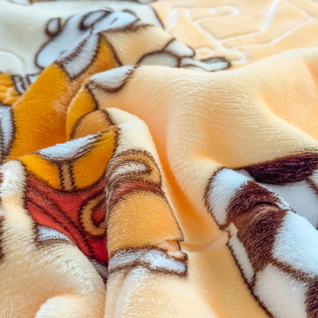 91家纺网 家纺一手货源 找家纺 悦织湾家纺 2025新款拉舍尔双层云绒童毯毯子卡通休闲沙发盖毯毛毯儿童婴幼儿宝宝小毯子 足球健将14#米黄