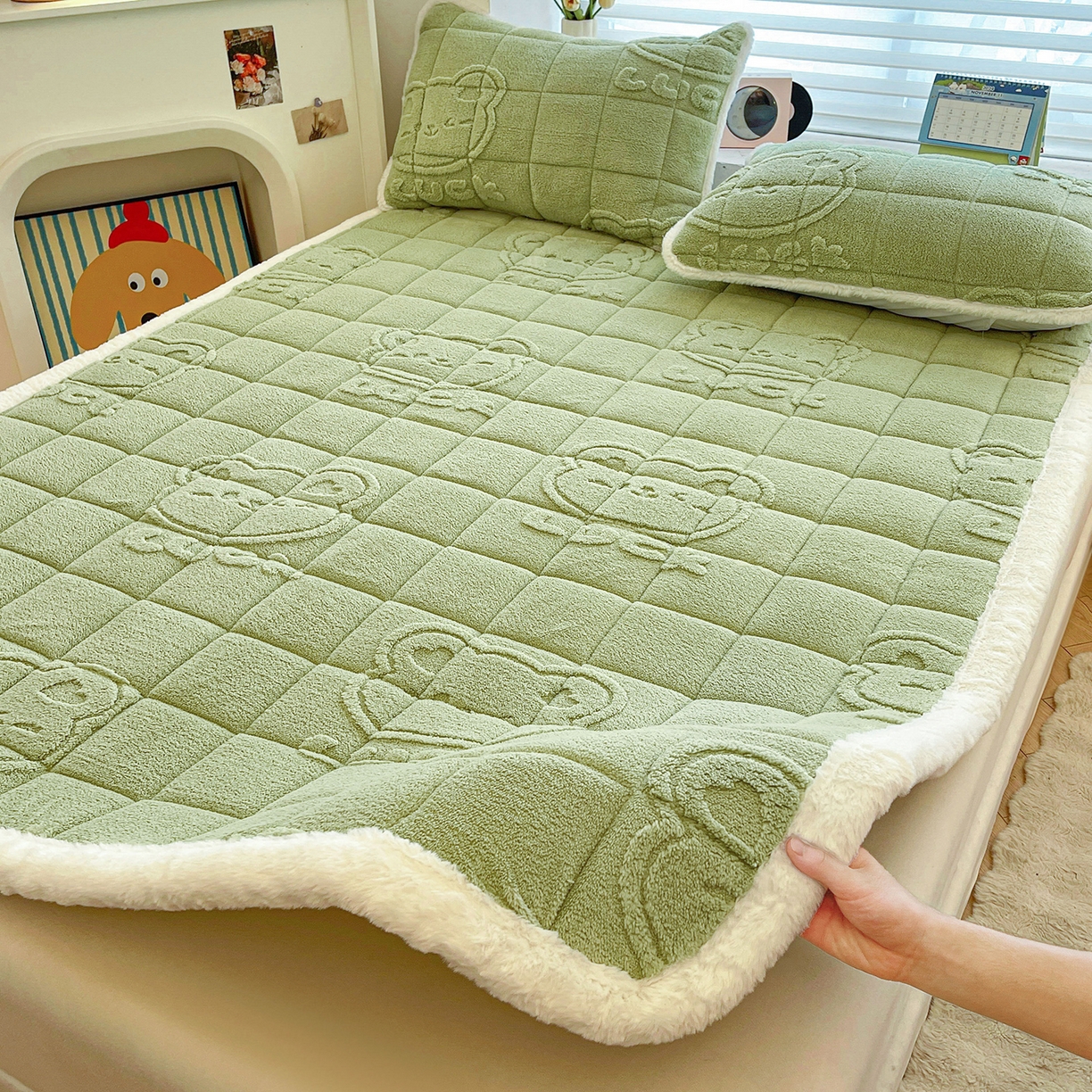 91家纺网 家纺一手货源 找家纺 予梦家纺 2025新款加厚塔芙绒床垫床褥床护垫（带卖点图和买家秀） 绅士熊 果绿